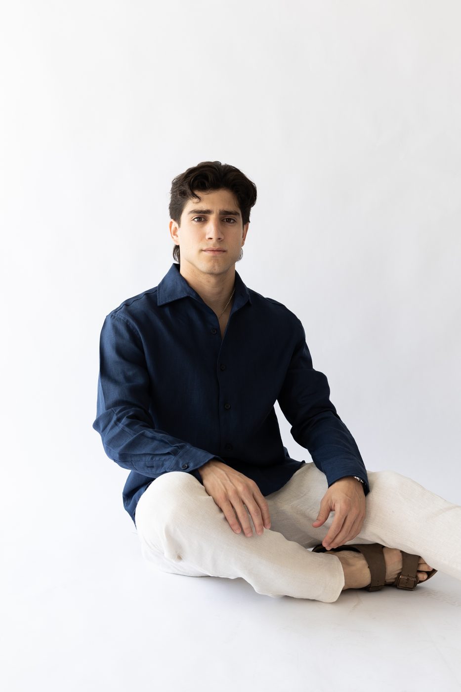 Camisa Hun de lino en azul marino — Cachito de Lino